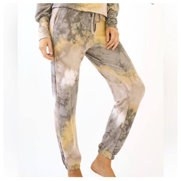 Women’s Sz L “You Choose” A Short, Long Sleeve Top or Jogger, Soft & Lightweight - Picture 10 of 15